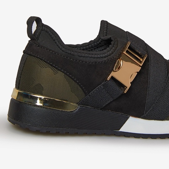 Sneakers - Picture 3 of 4